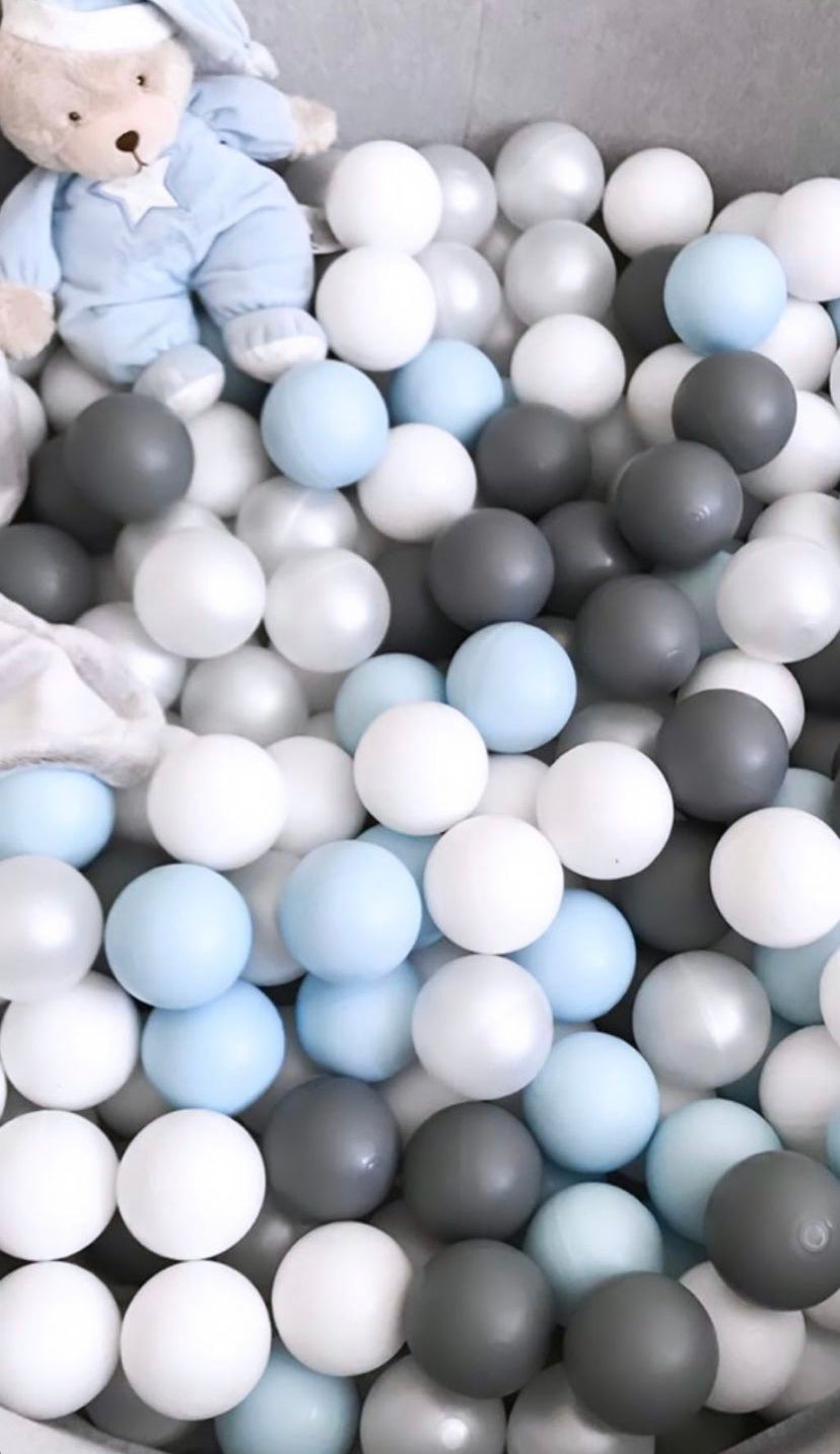 R- Balls with Different Colors