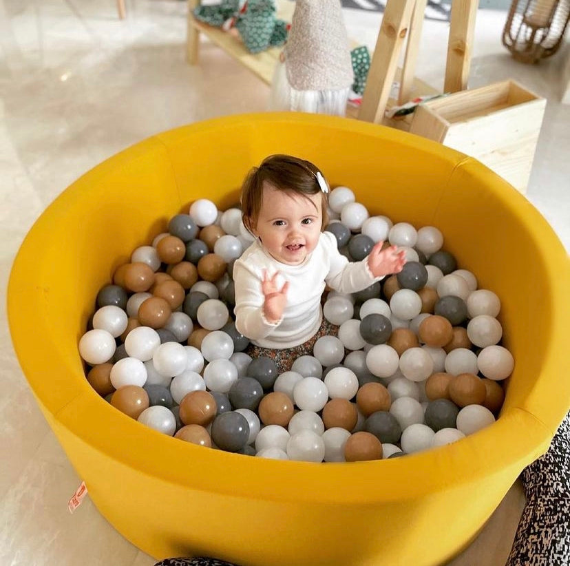 R- Balls with Different Colors