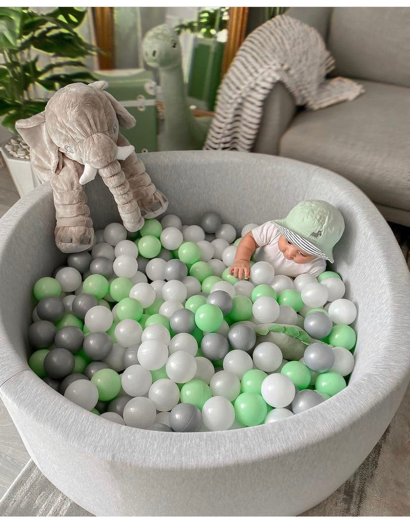 R- Balls with Different Colors